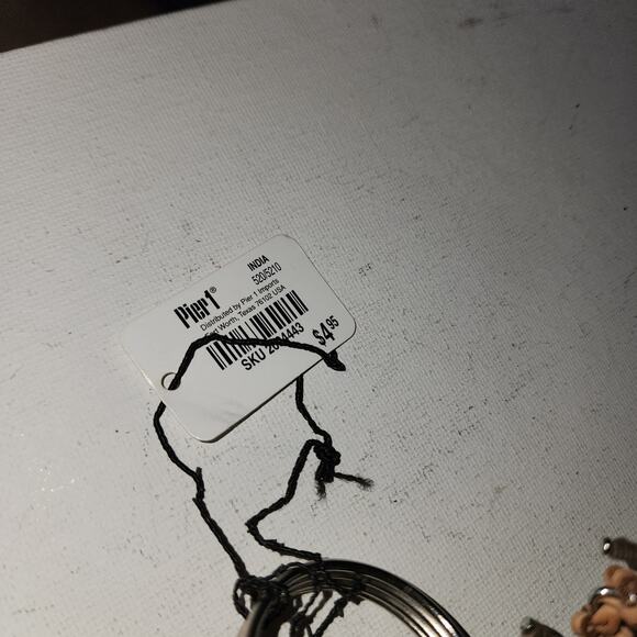 PIER ONE NWT SET OF 4 BEAD SNOWFLAKE RUSTIC NAPKIN RINGS - Picture 3 of 3